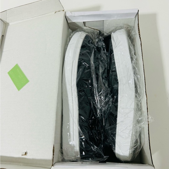 SHEIN ☀️Sz 7.5 Black W/White Trim Athletic Shoe / NIB - Picture 5 of 11